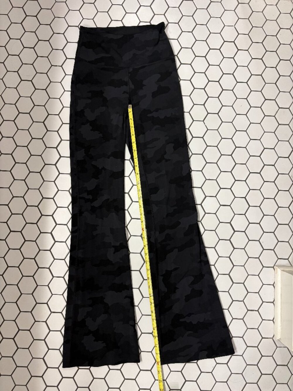 Lululemon Groove Super High Rise Flared Pant Nulu Camo Size 4
